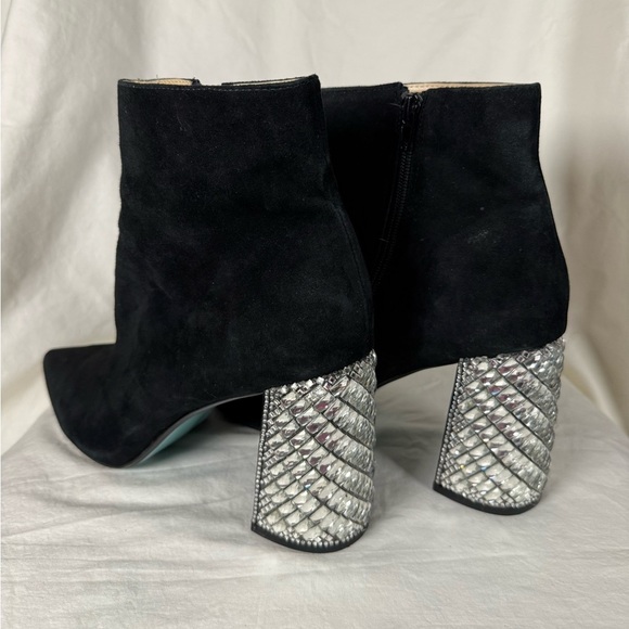 Betsey Johnson Gemma Black Suede Rhinestone Ankle Booties 10M - Picture 4 of 9